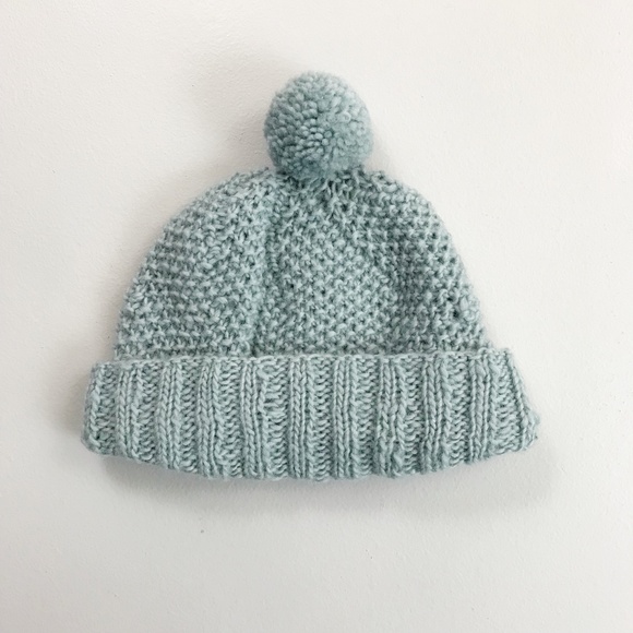 WORLD FINDS Hand Knit Wool Pom Pom Beanie Fair Trade Made In Nepal Dusty Blue - Picture 1 of 7